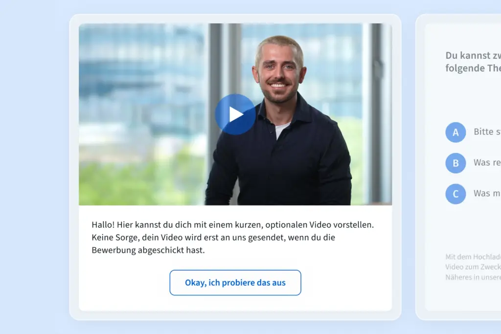 Screenshot einer Videobewerbung mit einem lächelndem Mann