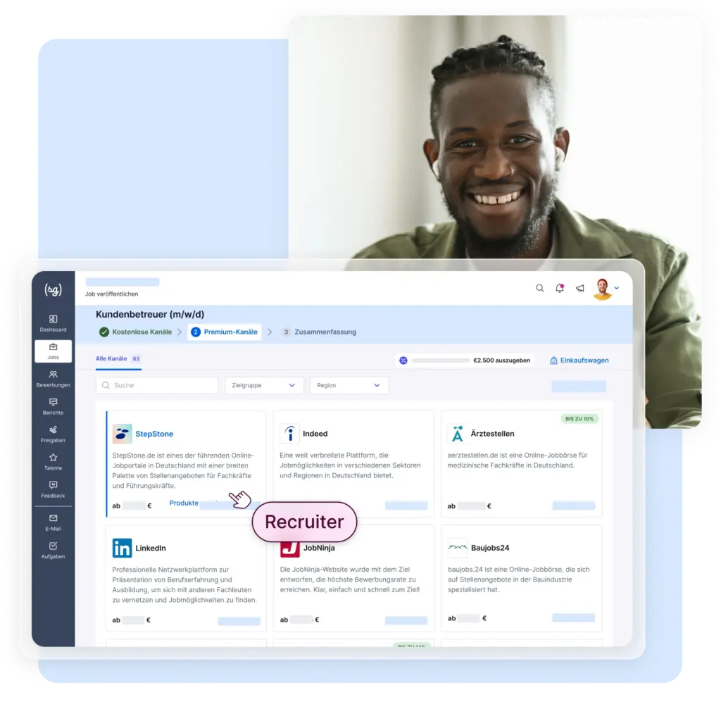 Das Bild zeigt die Mulitposting Software von softgarden mit einem lächelndem Mann im Hintergrund