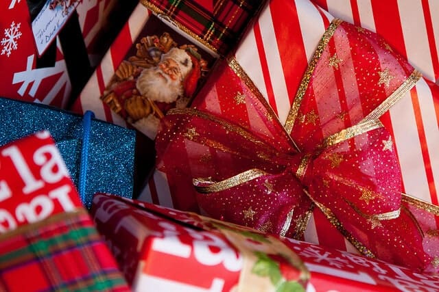 The Top 10 Budget Employee Christmas Gifts That Your Staff Will Love